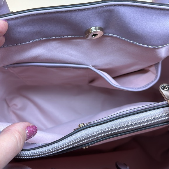 NWT Adrienne Vittadini Lilac Marina Collection Crocodile Tote w/Crossbody Strap - Picture 12 of 13